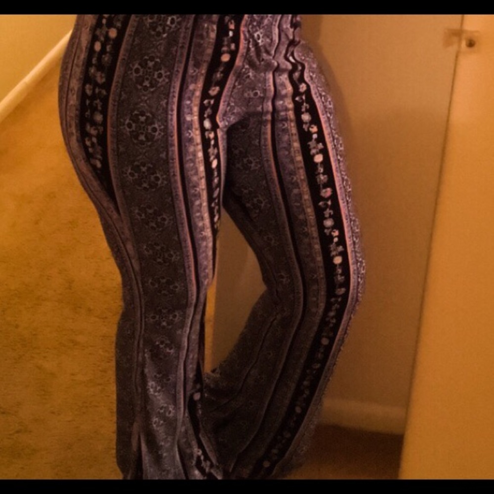 Charlotte Russe Printed Stretch patch pants